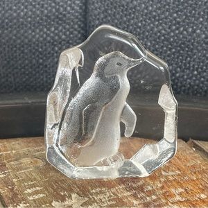 Vintage Maleras Sweden full Lead crystal mini penguin Paperweight signed